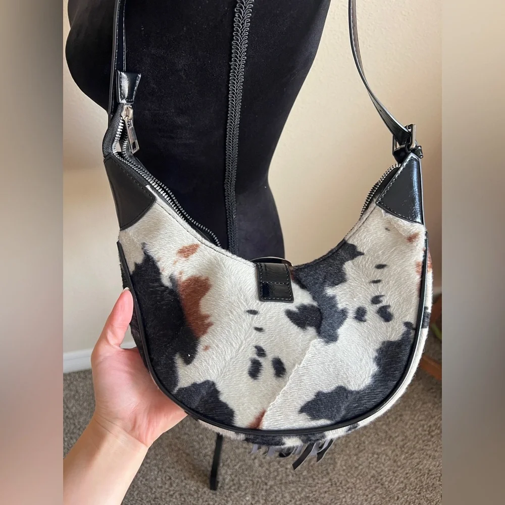 Fringed Black Leather & Cowhide Shoulder Bag with Western Buckle - Picture 6 of 7